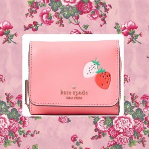 Kate Spade ♠️ Strawberry 🍓 Picnic 🧺 in the park trifold wallet.🤍